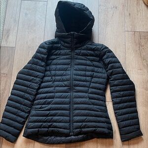 Lululemon Women's Black Puffer Jacket
